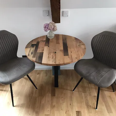 Apartment Für Zwei Personen In Romantischem Weindorf Kleinkarlbach