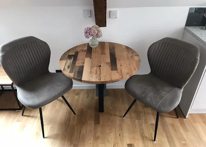 Apartment Für Zwei Personen In Romantischem Weindorf Kleinkarlbach